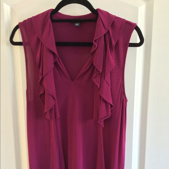 Banana Republic Tops - Banana Republic sleeveless blouse size Medium